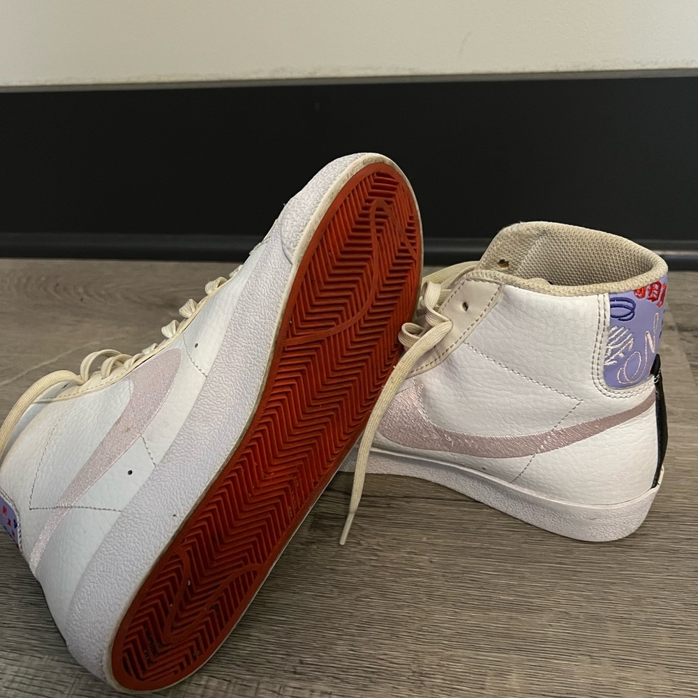 Nike Blazers Mid ‘77 SE GS ‘White Magic’ - Picture 3 of 5